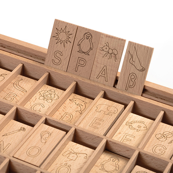 Buchstabenspiel Holzkasten